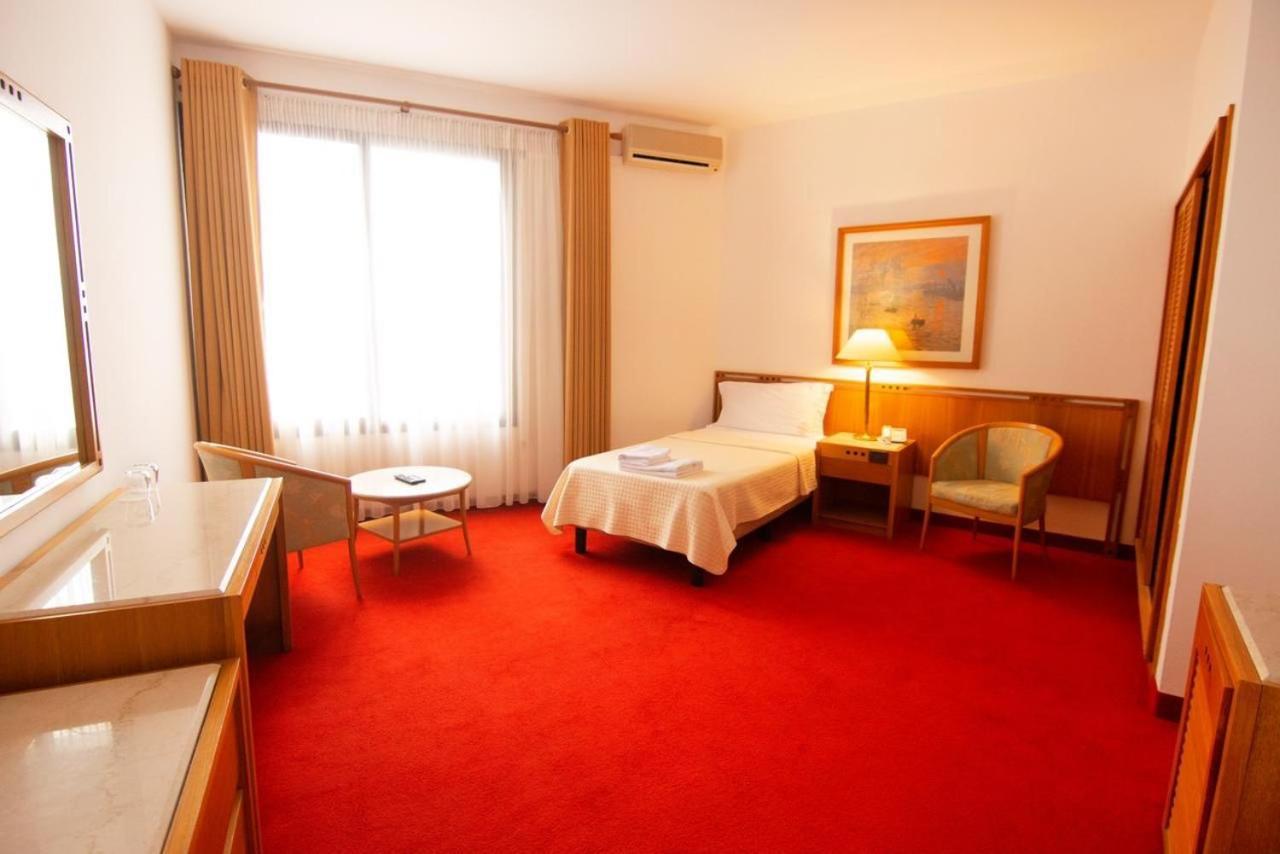 Chateau Linza Hotel